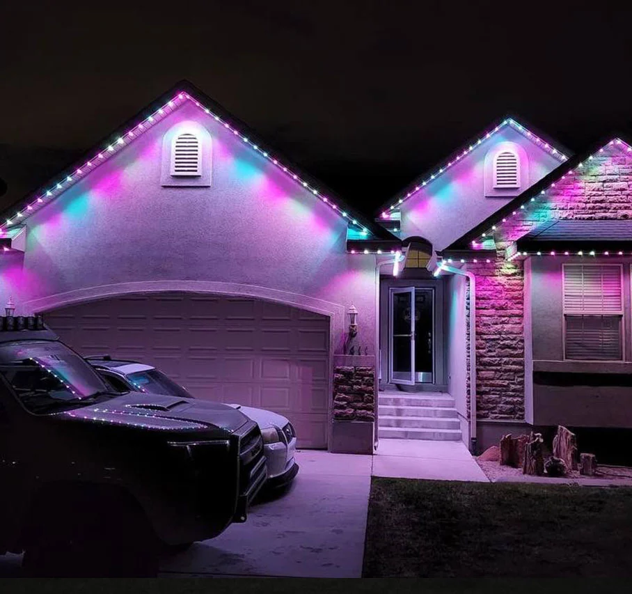 Stunning Christmas lighting services in Thornhill, ON by professional decorators